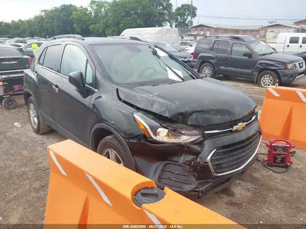 KL7CJLSB3KB931137 2019 CHEVROLET TRAX - Image 1