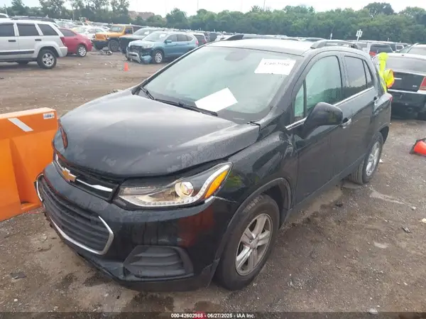 KL7CJLSB3KB931137 2019 CHEVROLET TRAX - Image 2