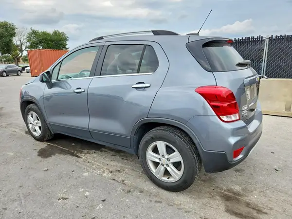 KL7CJLSB3KB931803 2019 CHEVROLET TRAX - Image 2