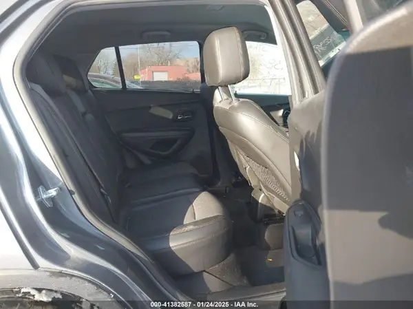KL7CJLSB3KB932692 2019 CHEVROLET TRAX - Image 8