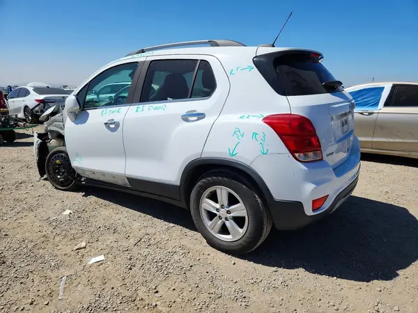 KL7CJLSB3KB949430 2019 CHEVROLET TRAX - Image 2