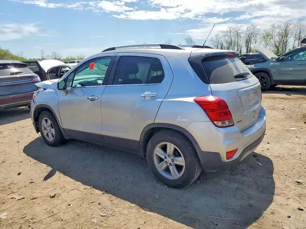 KL7CJLSB3KB960251 2019 CHEVROLET TRAX - Image 2