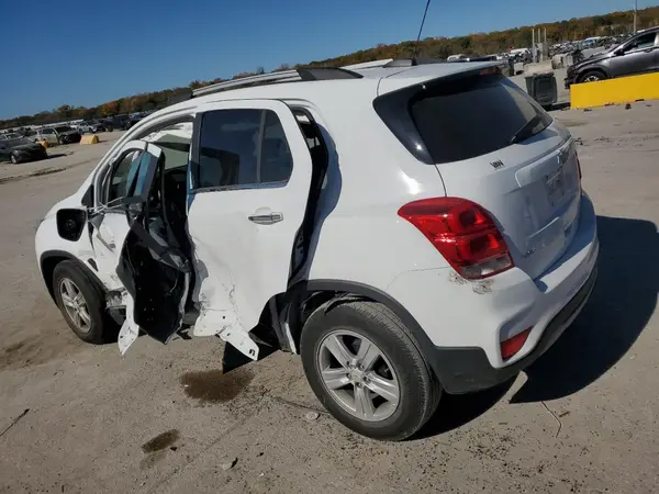 KL7CJLSB3KB963912 2019 CHEVROLET TRAX - Image 2