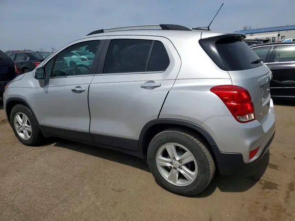 KL7CJLSB3LB005838 2020 CHEVROLET TRAX - Image 2