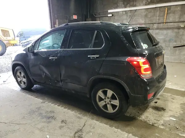 KL7CJLSB3LB006603 2020 CHEVROLET TRAX - Image 2