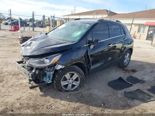 KL7CJLSB3LB011154 2020 CHEVROLET TRAX - Image 2