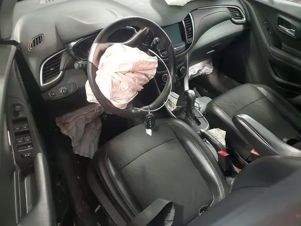 KL7CJLSB3LB012093 2020 CHEVROLET TRAX - Image 8