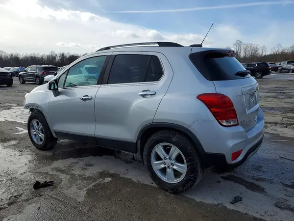 KL7CJLSB3LB016015 2020 CHEVROLET TRAX - Image 2