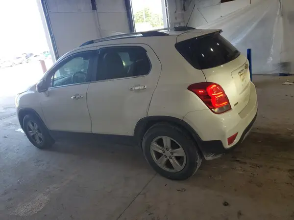 KL7CJLSB3LB016242 2020 CHEVROLET TRAX - Image 2