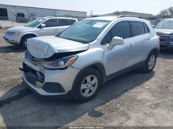 KL7CJLSB3LB020338 2020 CHEVROLET TRAX - Image 2