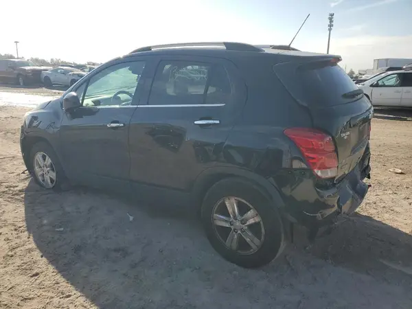 KL7CJLSB3LB024549 2020 CHEVROLET TRAX - Image 2
