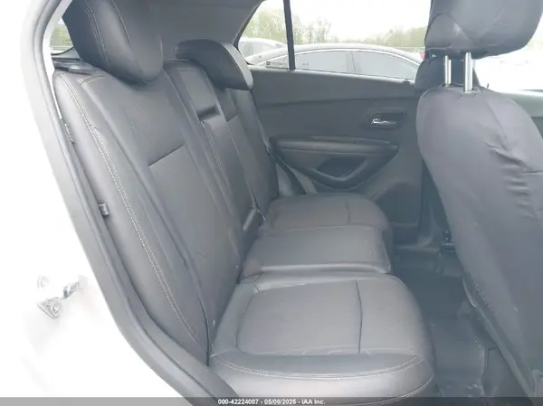 KL7CJLSB3LB030237 2020 CHEVROLET TRAX - Image 8