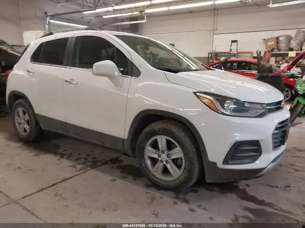 KL7CJLSB3LB074755 2020 CHEVROLET TRAX - Image 1