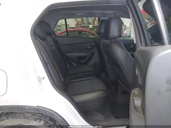 KL7CJLSB3LB074755 2020 CHEVROLET TRAX - Image 8