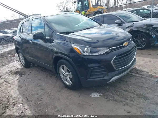 KL7CJLSB3LB087523 2020 CHEVROLET TRAX - Image 1