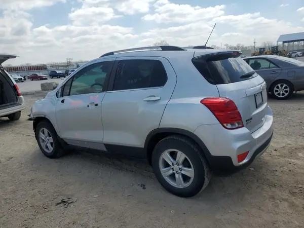 KL7CJLSB3LB339433 2020 CHEVROLET TRAX - Image 2