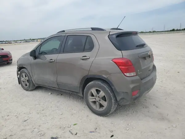 KL7CJLSB3MB306708 2021 CHEVROLET TRAX - Image 2