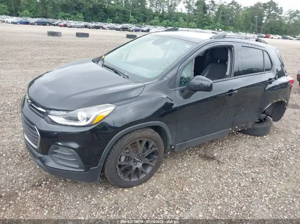 KL7CJLSB3MB309740 2021 CHEVROLET TRAX - Image 2