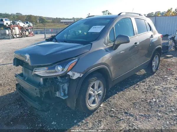 KL7CJLSB3MB310113 2021 CHEVROLET TRAX - Image 2