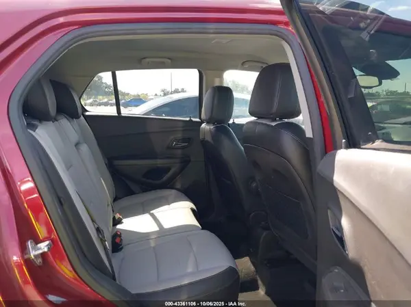 KL7CJLSB3MB317790 2021 CHEVROLET TRAX - Image 8