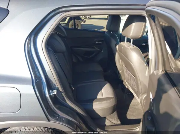 KL7CJLSB3MB318664 2021 CHEVROLET TRAX - Image 8
