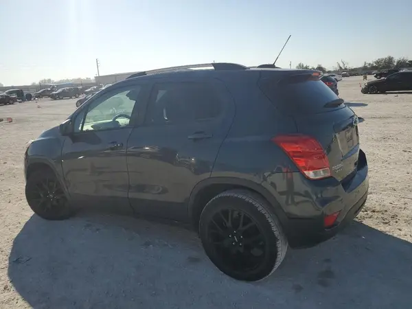 KL7CJLSB3MB320074 2021 CHEVROLET TRAX - Image 2