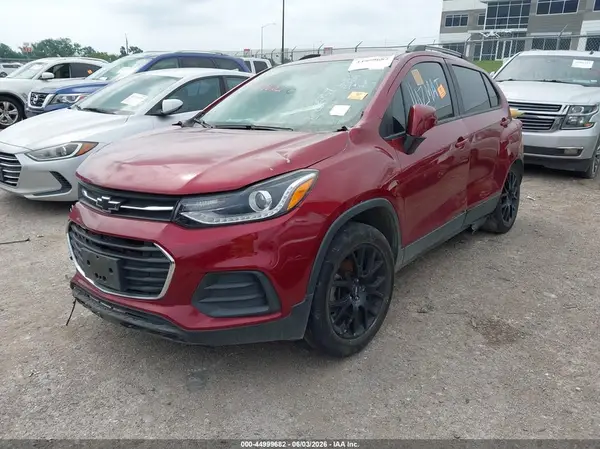 KL7CJLSB3MB327459 2021 CHEVROLET TRAX - Image 2