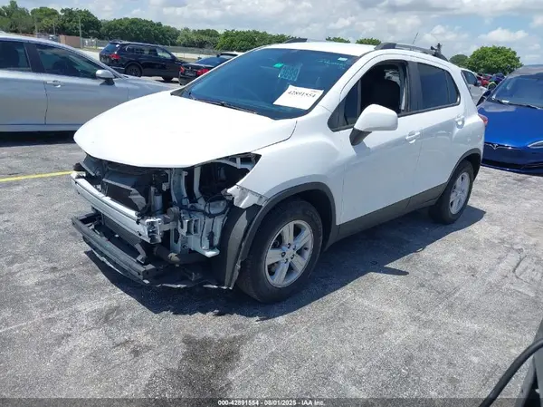 KL7CJLSB3MB329194 2021 CHEVROLET TRAX - Image 2