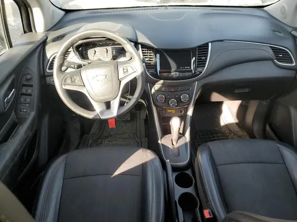 KL7CJLSB3MB329227 2021 CHEVROLET TRAX - Image 8