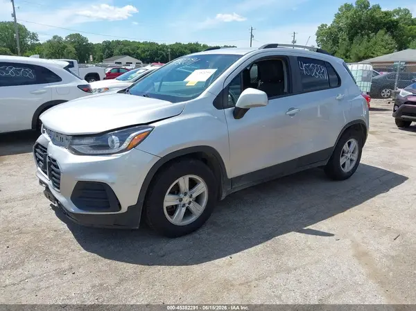 KL7CJLSB3MB330443 2021 CHEVROLET TRAX - Image 2