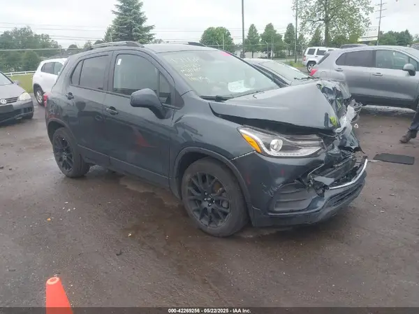 KL7CJLSB3MB331480 2021 CHEVROLET TRAX - Image 1