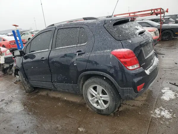 KL7CJLSB3MB331608 2021 CHEVROLET TRAX - Image 2
