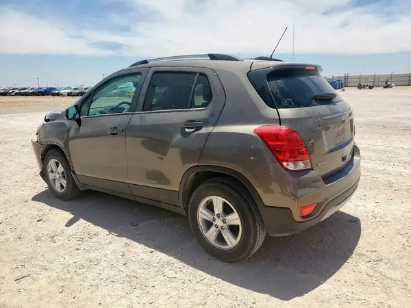 KL7CJLSB3MB359179 2021 CHEVROLET TRAX - Image 2