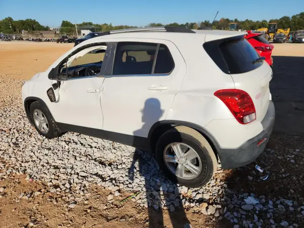 KL7CJLSB4GB586112 2016 CHEVROLET TRAX - Image 2