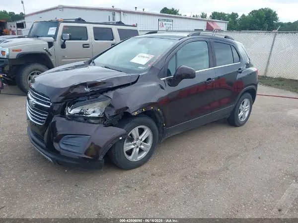 KL7CJLSB4GB755562 2016 CHEVROLET TRAX - Image 2