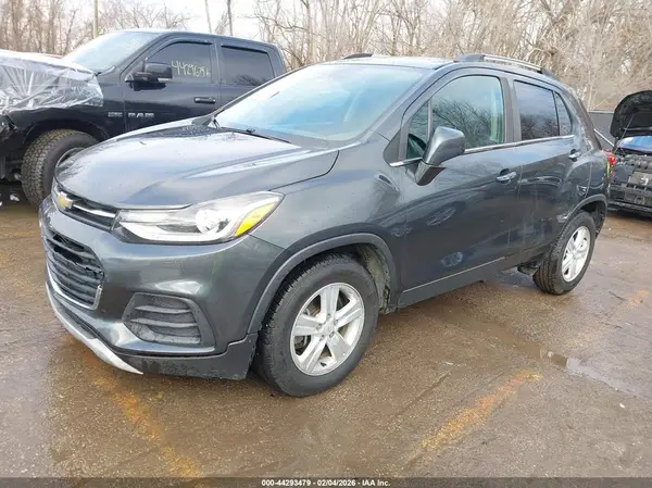 KL7CJLSB4HB195236 2017 CHEVROLET TRAX - Image 2