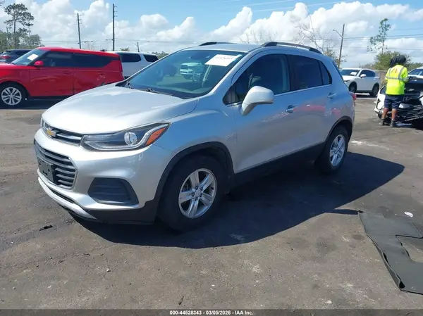 KL7CJLSB4HB228106 2017 CHEVROLET TRAX - Image 2