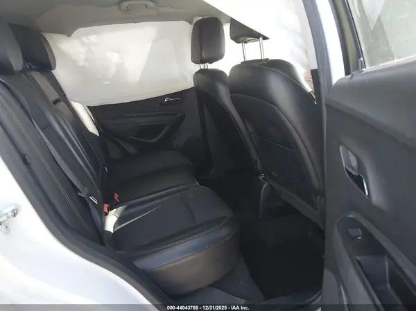 KL7CJLSB4JB508856 2018 CHEVROLET TRAX - Image 8