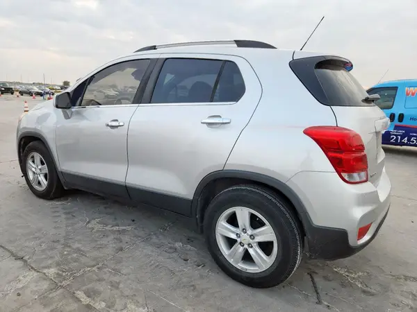 KL7CJLSB4JB510512 2018 CHEVROLET TRAX - Image 2