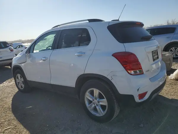 KL7CJLSB4JB539007 2018 CHEVROLET TRAX - Image 2