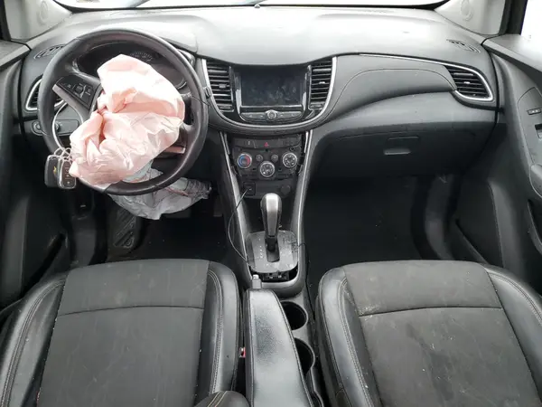 KL7CJLSB4JB560780 2018 CHEVROLET TRAX - Image 8