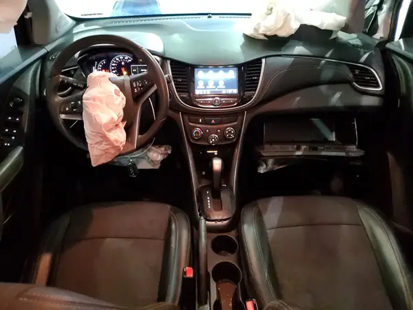 KL7CJLSB4JB562481 2018 CHEVROLET TRAX - Image 8
