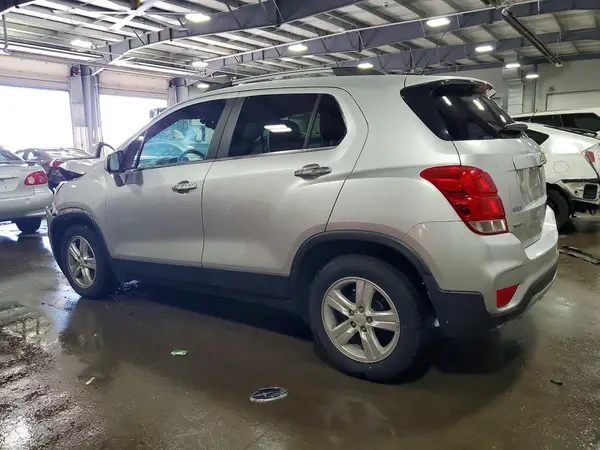 KL7CJLSB4JB562559 2018 CHEVROLET TRAX - Image 2