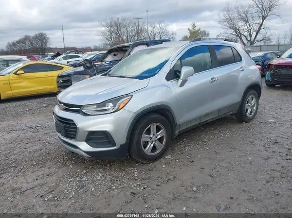 KL7CJLSB4JB567289 2018 CHEVROLET TRAX - Image 2