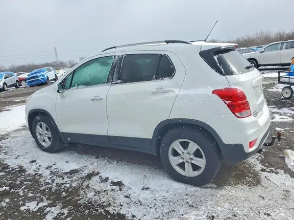 KL7CJLSB4JB577255 2018 CHEVROLET TRAX - Image 2
