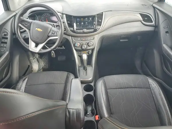 KL7CJLSB4JB577255 2018 CHEVROLET TRAX - Image 8