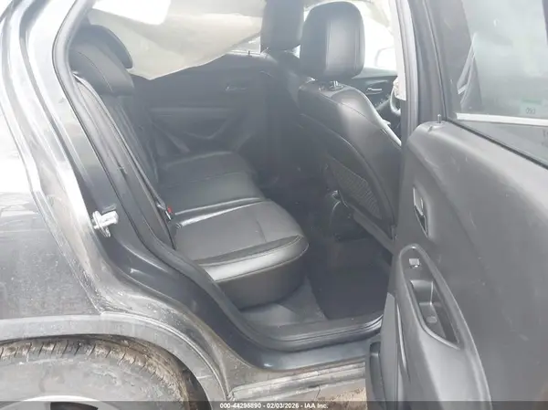 KL7CJLSB4JB599563 2018 CHEVROLET TRAX - Image 8