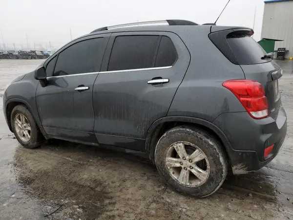 KL7CJLSB4JB602347 2018 CHEVROLET TRAX - Image 2