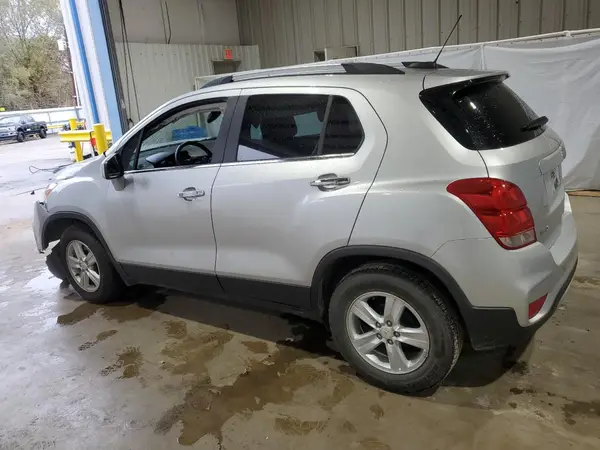 KL7CJLSB4JB617446 2018 CHEVROLET TRAX - Image 2