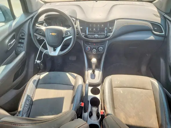 KL7CJLSB4JB618046 2018 CHEVROLET TRAX - Image 8